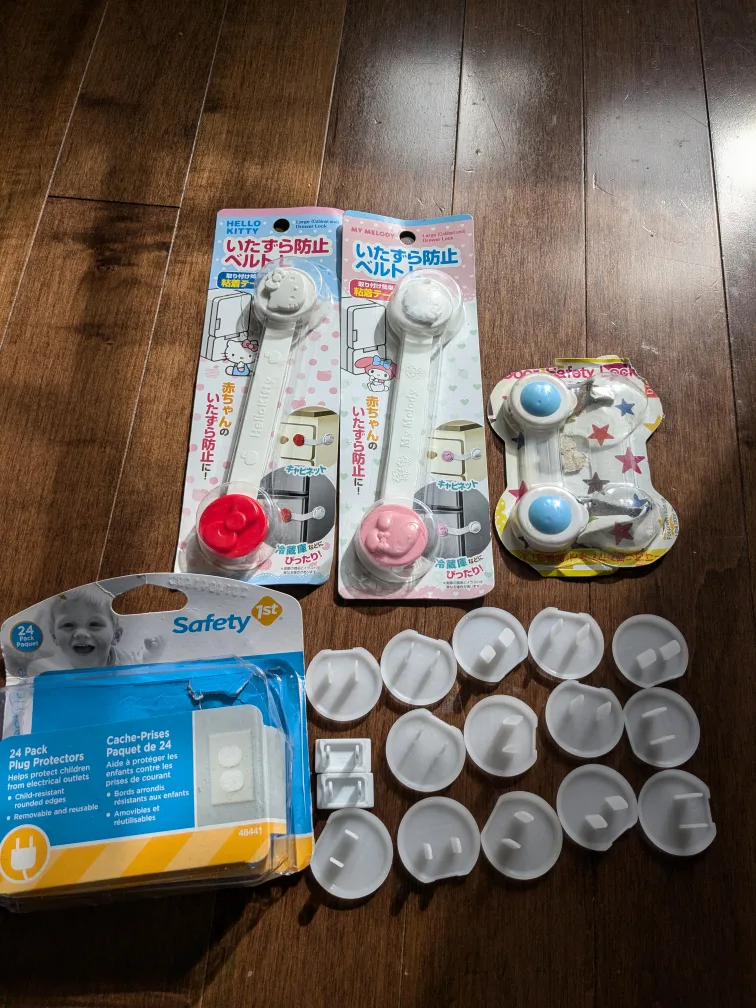 Safety 1st Plug Protectors & Cabinet Locks