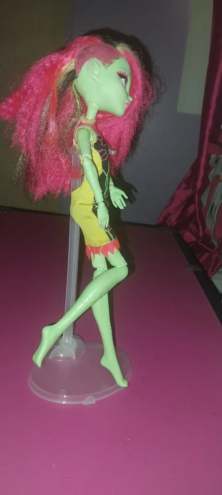 Monster High Venus McFlytrap Doll image indicator(3)