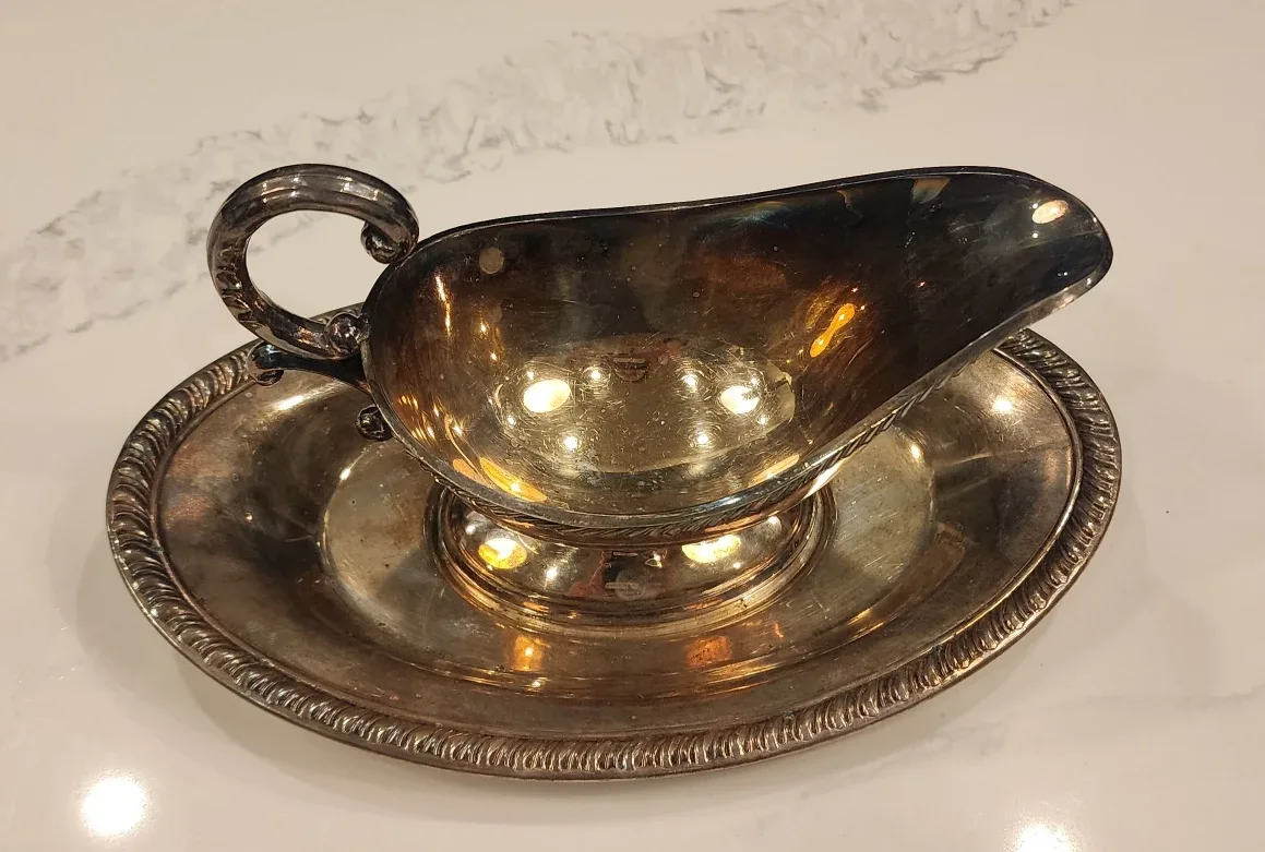 Vintage Silver Gravy Boat with Tray image indicator(3)