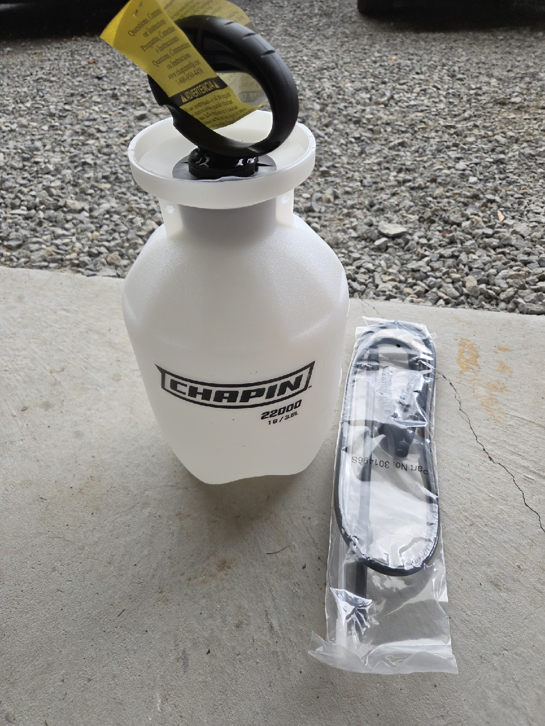 Chapin 22000 1G/3.8L Sprayer never used