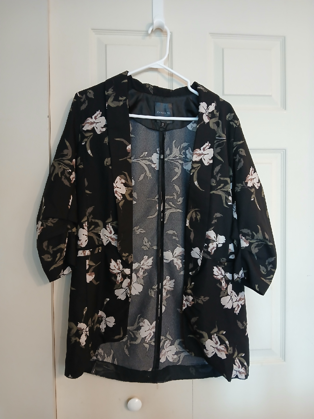 Dynamite floral black open blazer, size small (S) - photo 2