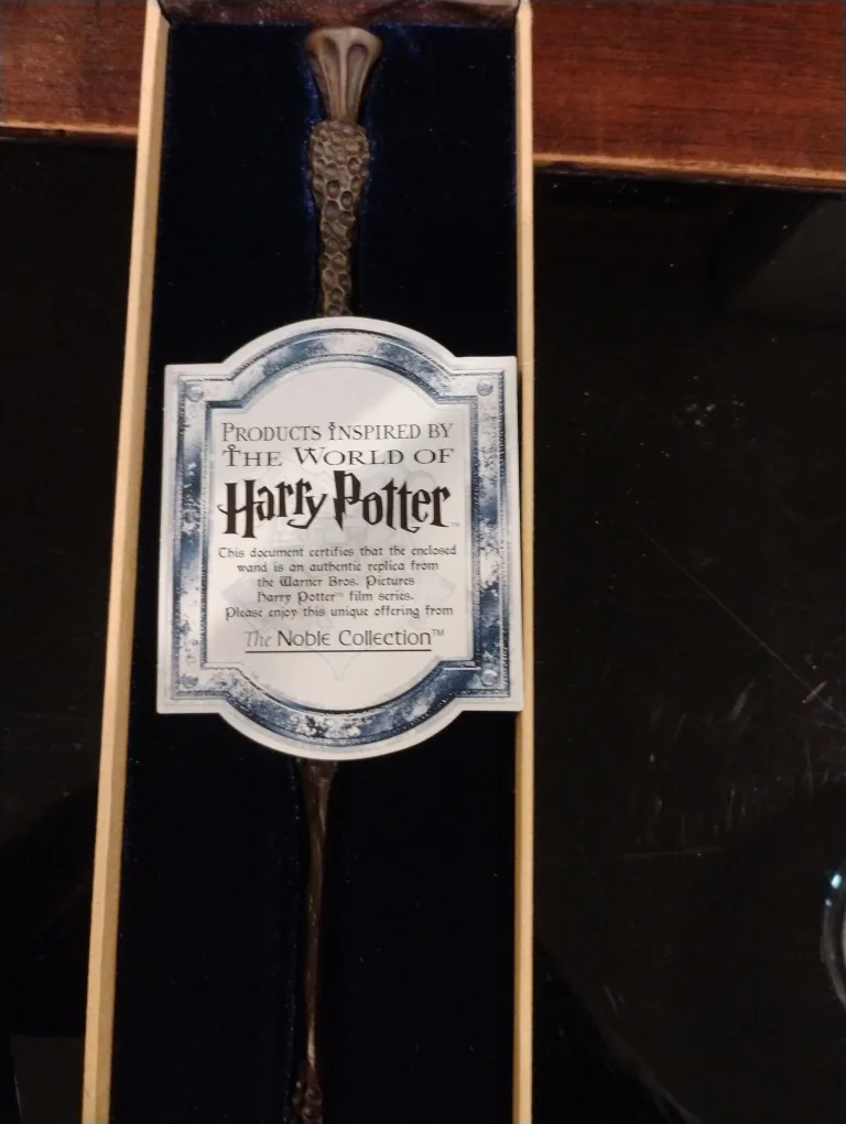 Harry Potter Wand - The Noble Collection thumbnail