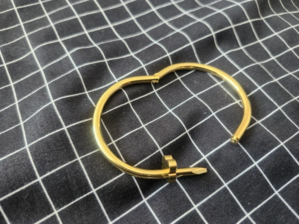 ✨ Fashion Gold Four-Leaf Clover Nail Bracelet – $7 ✨ image indicator(2)