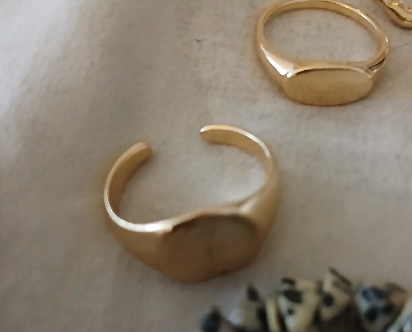 Gold Rings & Dalmatian Stone Bracelet Set image indicator(3)