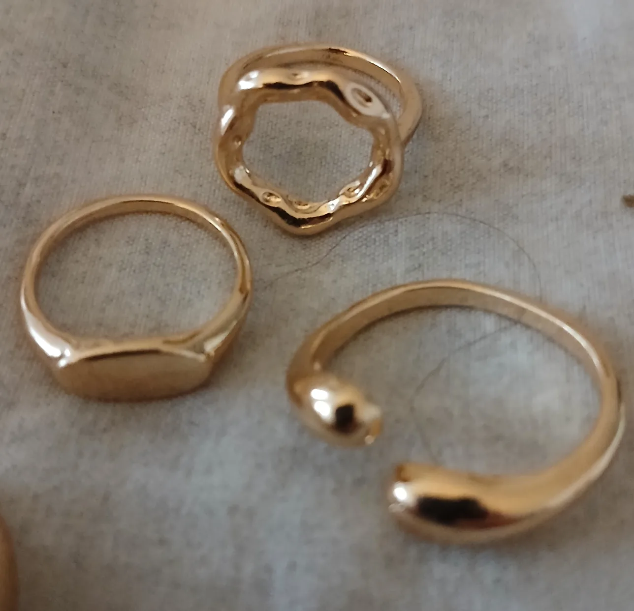 Gold Rings & Dalmatian Stone Bracelet Set image indicator(4)