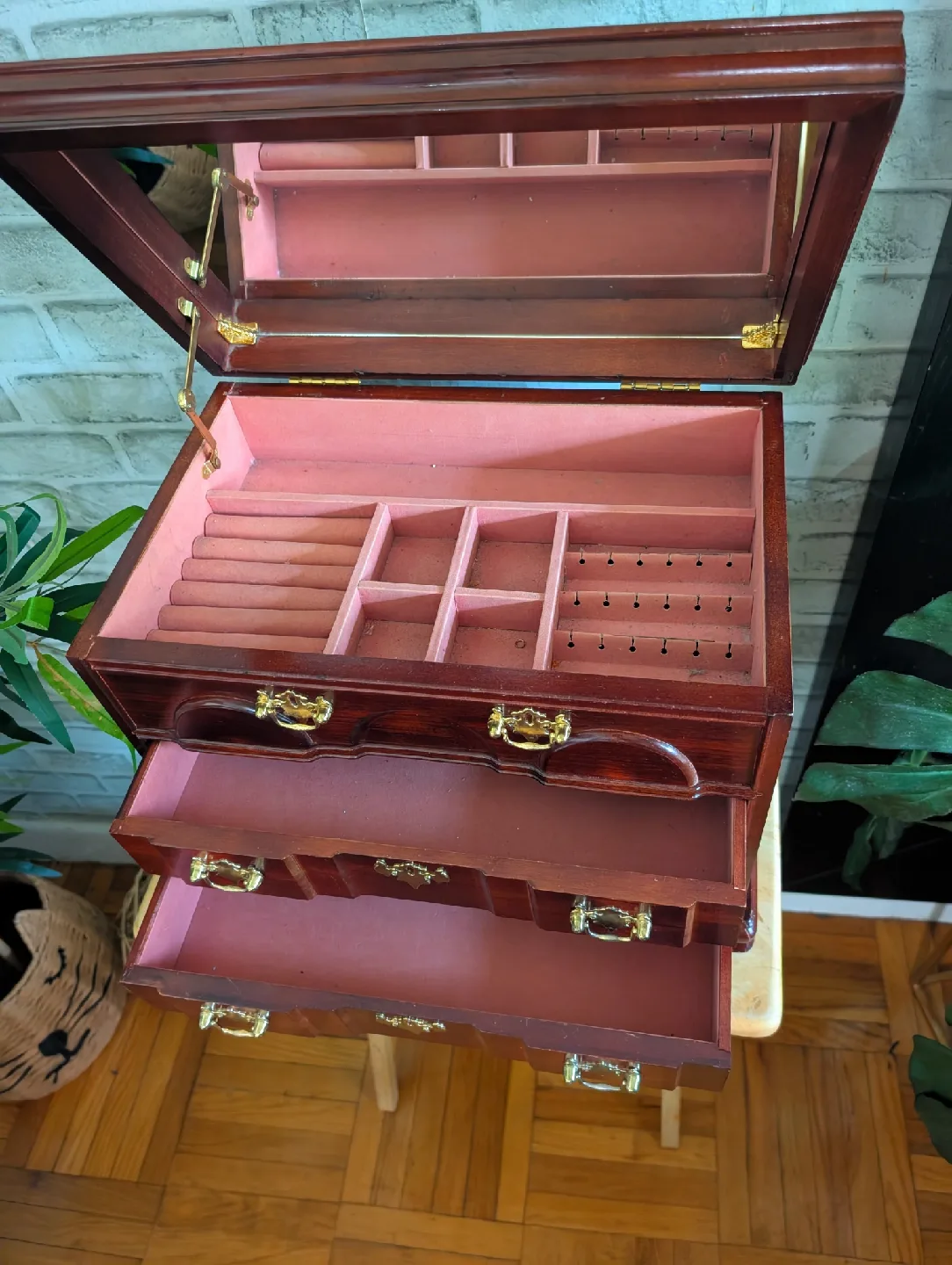 Gunther Mele Jewelry Box image indicator(3)