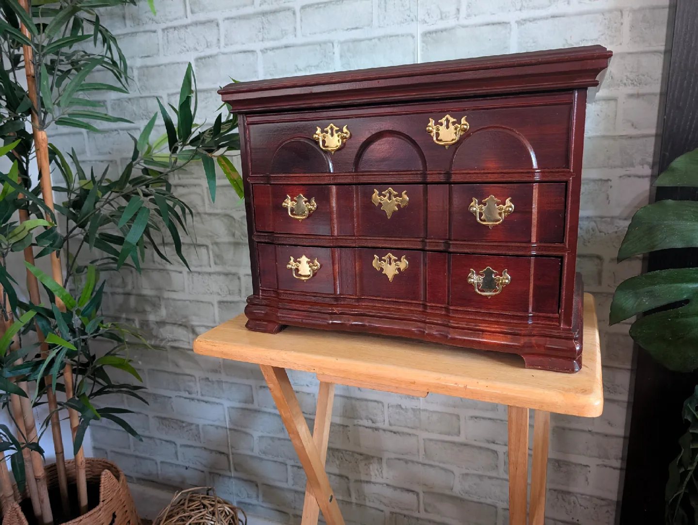 Gunther Mele Jewelry Box image indicator(2)