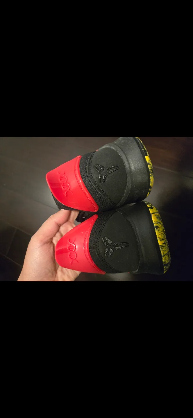 Kobe Mamba Fury Basketball Shoes size 10 - Black/Red/Yellow image indicator(5)