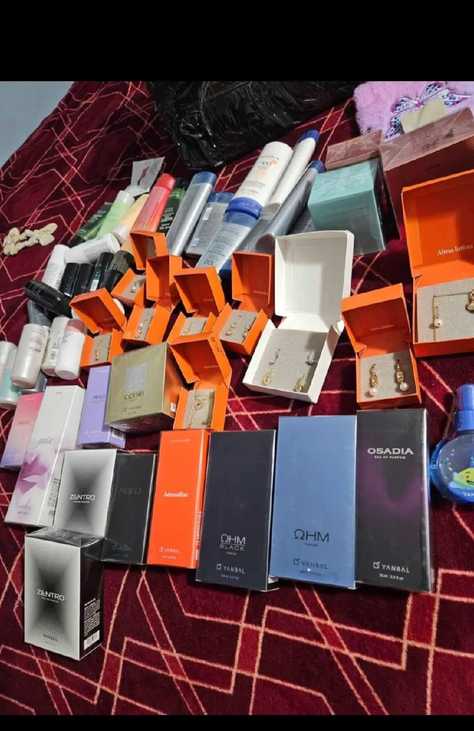 Yanbal Beauty Products & Jewelry image indicator(3)