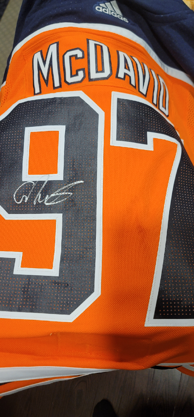Adidas McDavid #97 Oilers Jersey signed