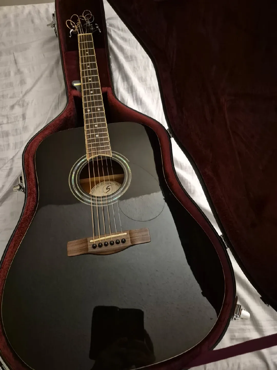 Greg Bennett D-1/BK Acoustic Guitar with Case thumbnail