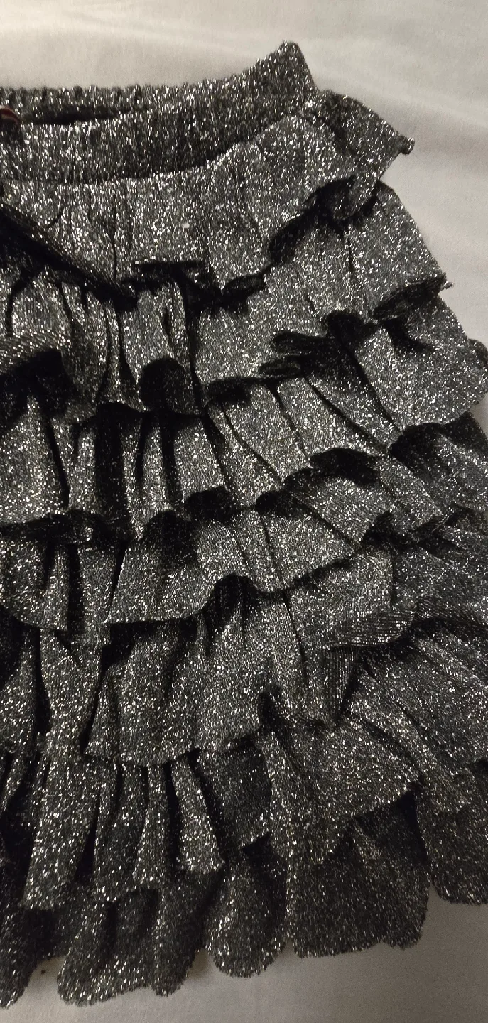 🥕 NEW! Zara Girls Silver Ruffle Holiday Skirt! Kids Size 8 - 9 image indicator(2)