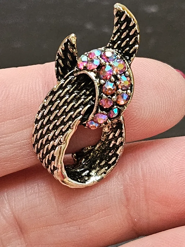 Vintage Clip BSK clip On Earrings 1960s image indicator(8)