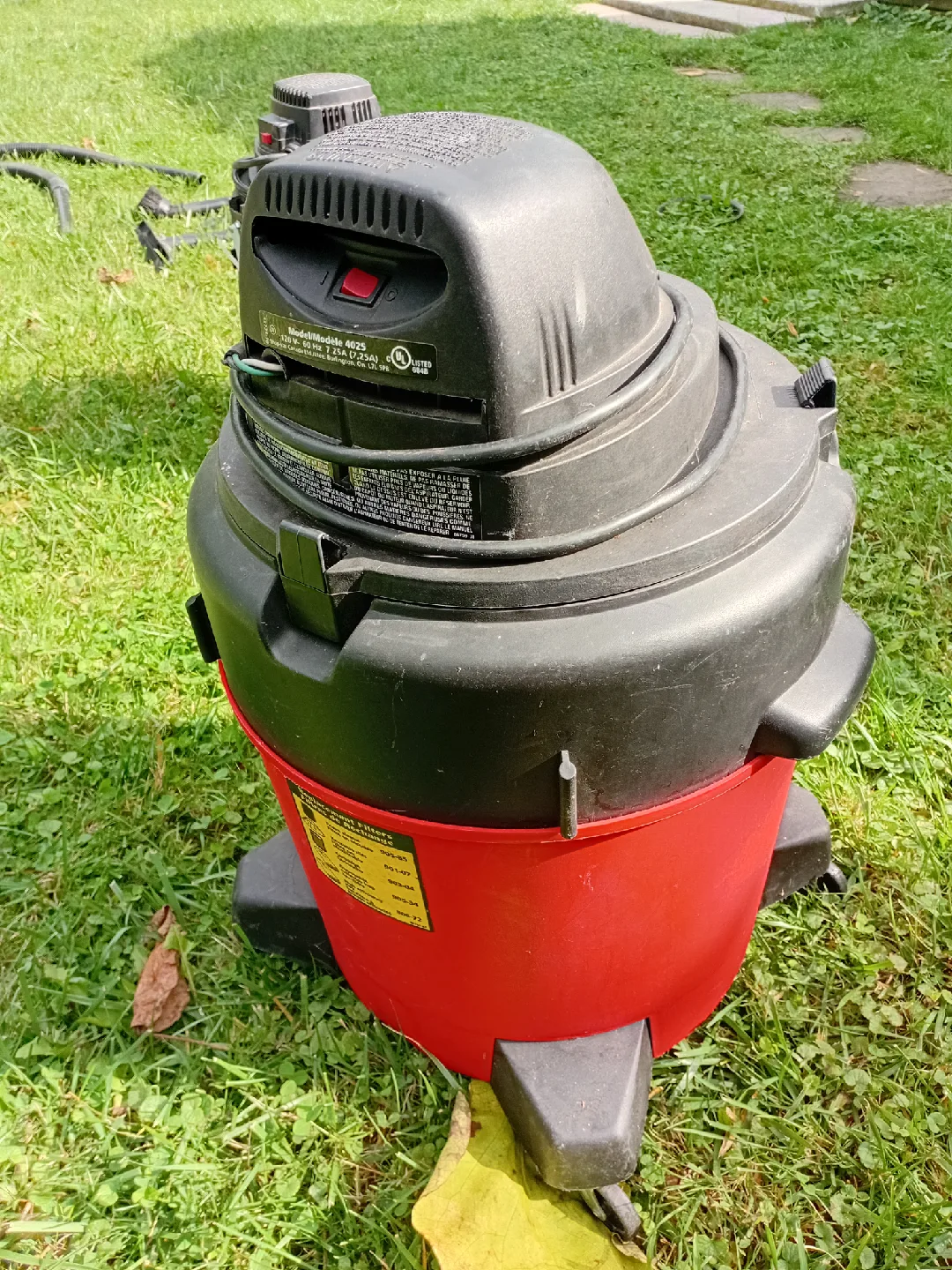 Shop-Vac 8 & 4 Gallon Wet/Dry Vacuum image indicator(3)