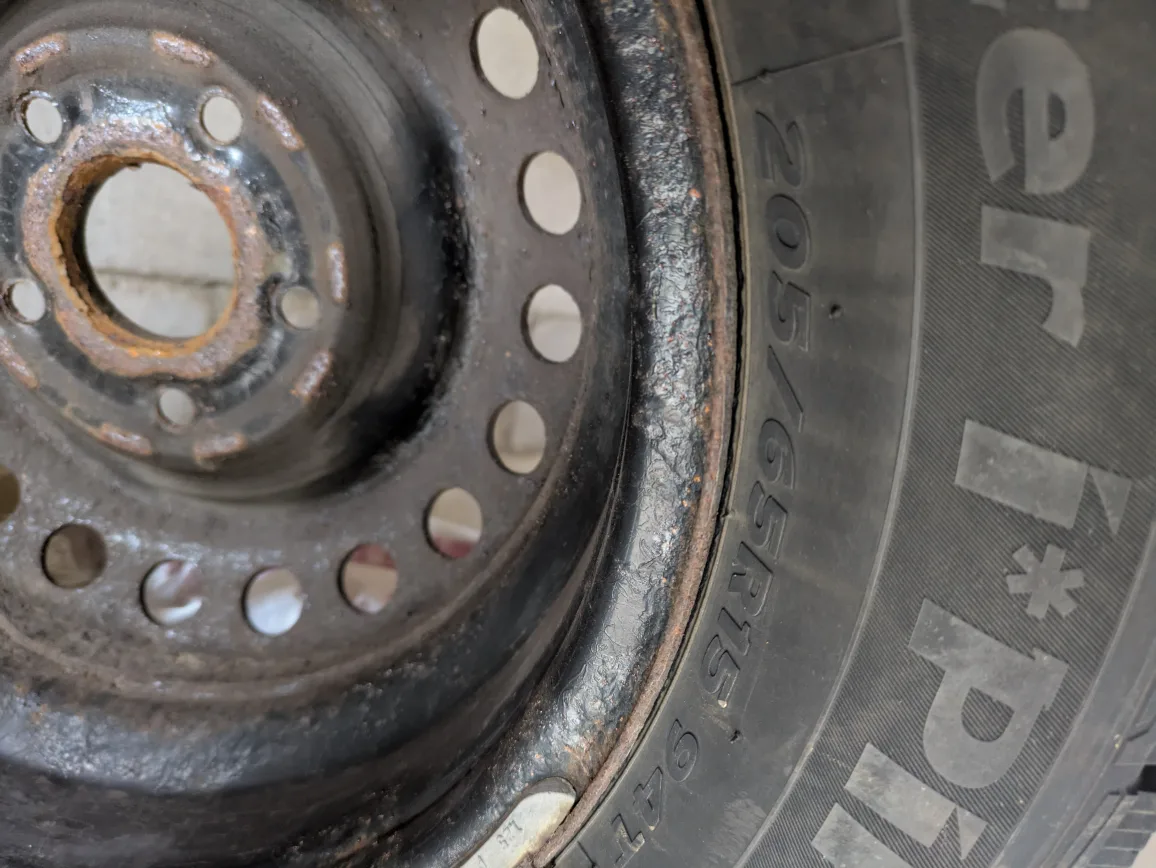 Hankook Winter i*Pike RS 205/65R15 Winter Tires on rims image indicator(2)