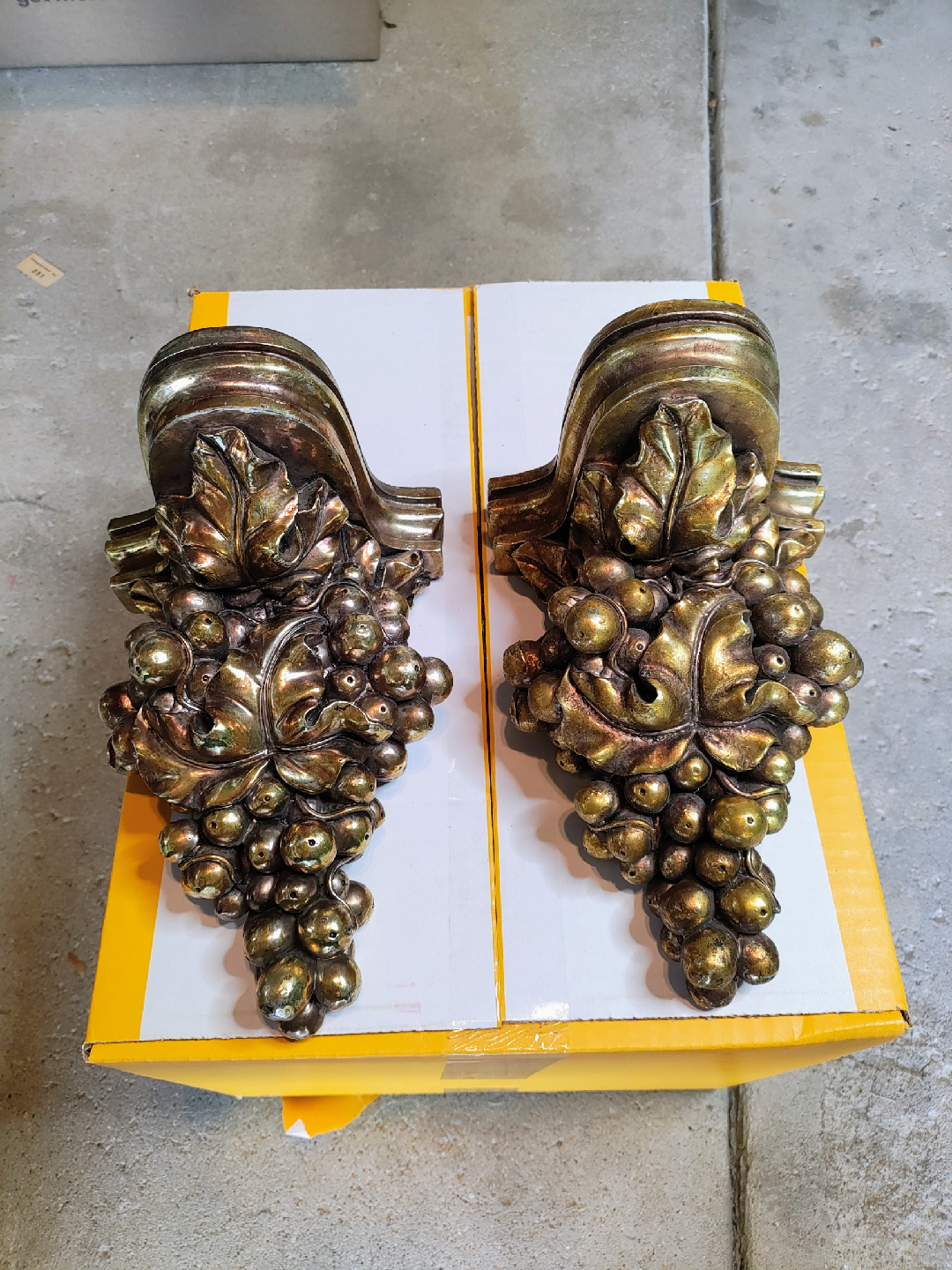 Vintage Gold Grape Wall Sconces - Pair - photo 3