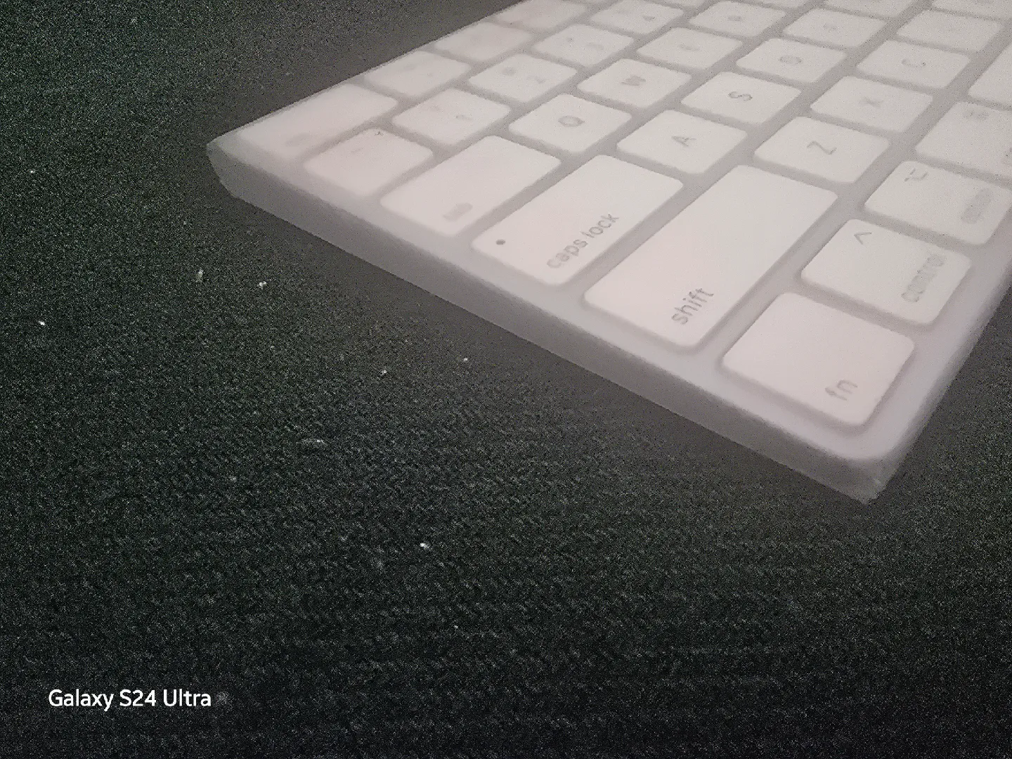 Apple Magic Keyboard - White image indicator(3)