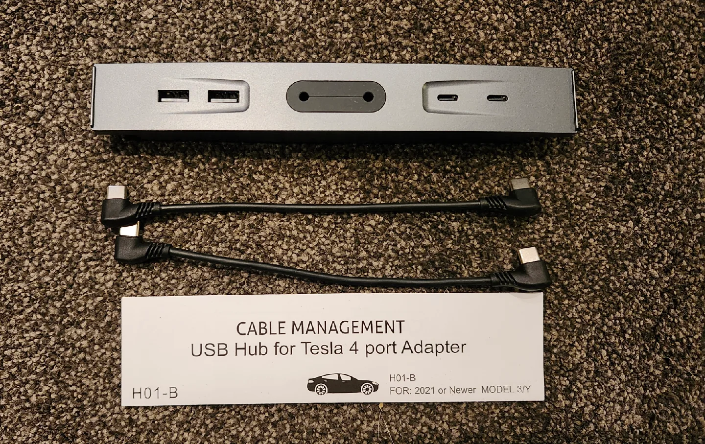 USB Hub for Tesla 4 port Adapter - Model 3/Y thumbnail