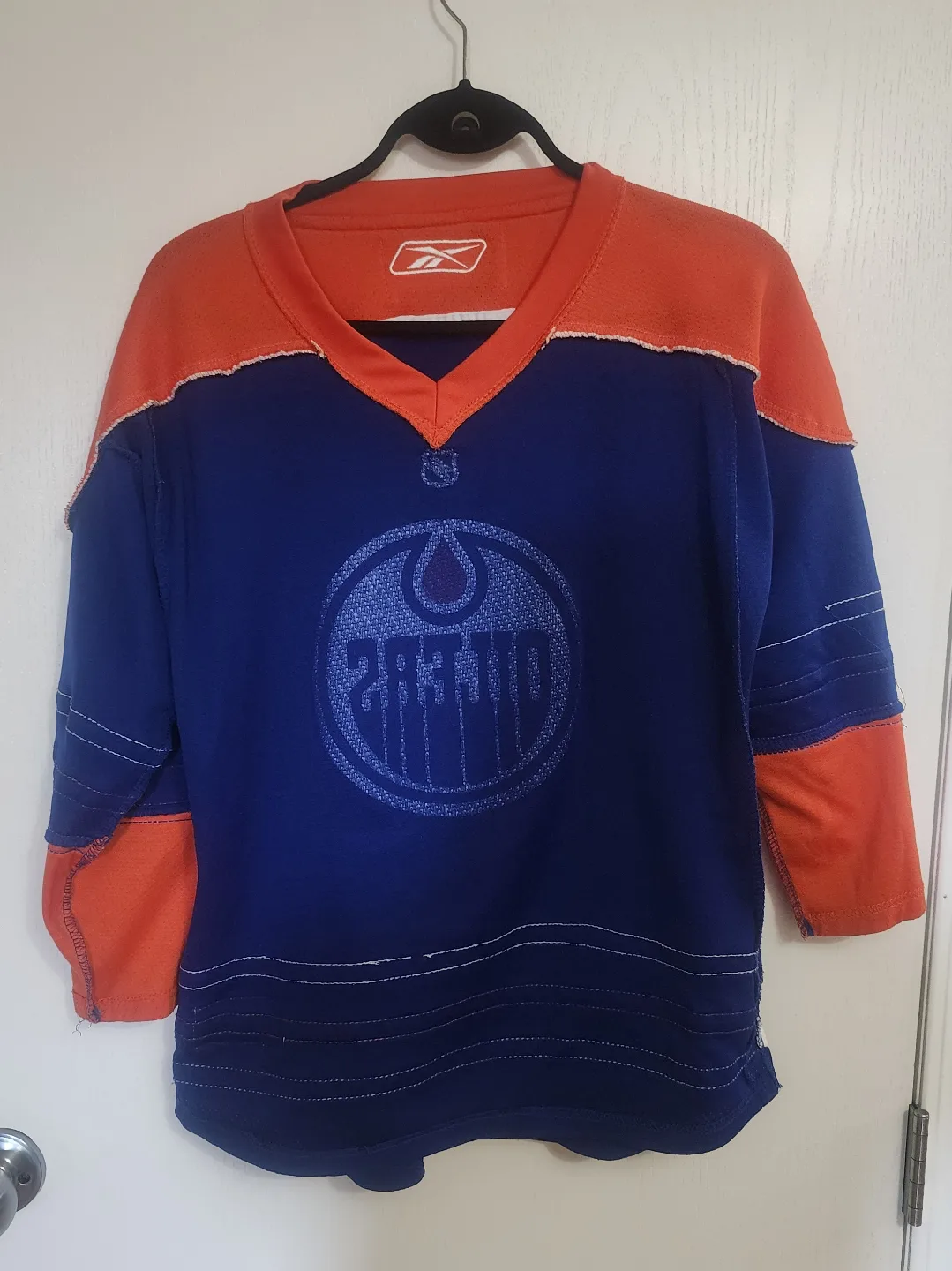 Reebok Edmonton Oilers Hall #4 Jersey Youth L/XL) image indicator(3)