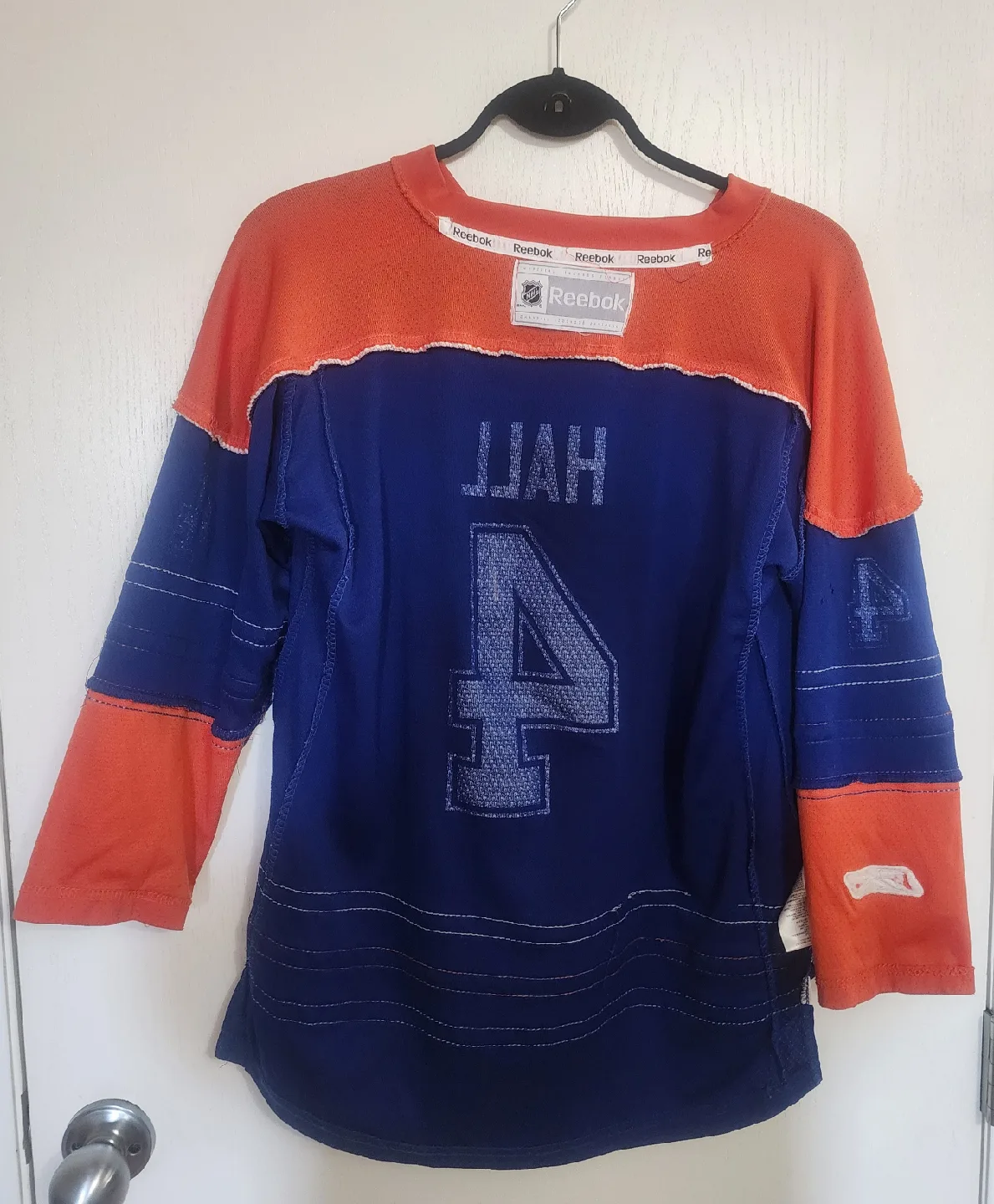 Reebok Edmonton Oilers Hall #4 Jersey Youth L/XL) image indicator(4)