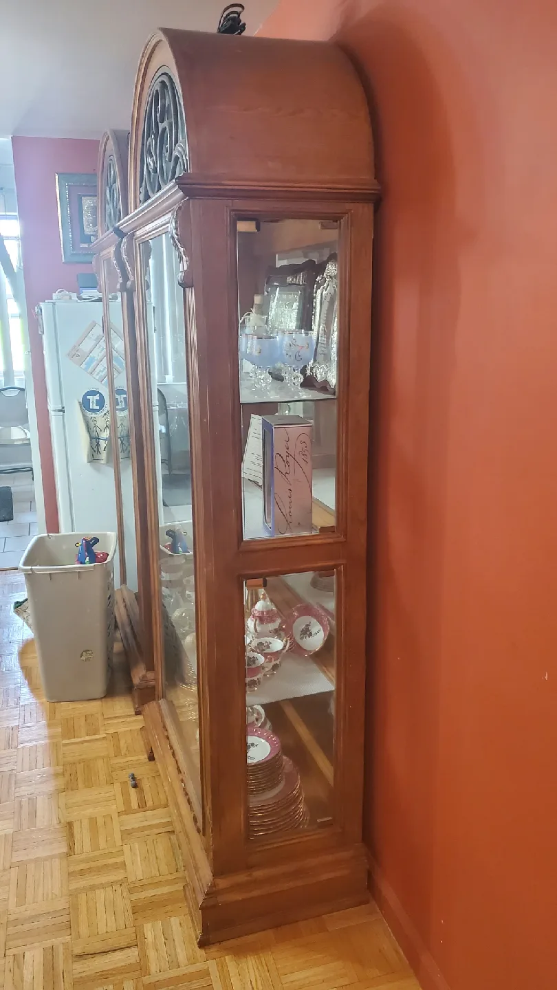 Display china Cabinet with Glass Shelves (2 available) image indicator(4)