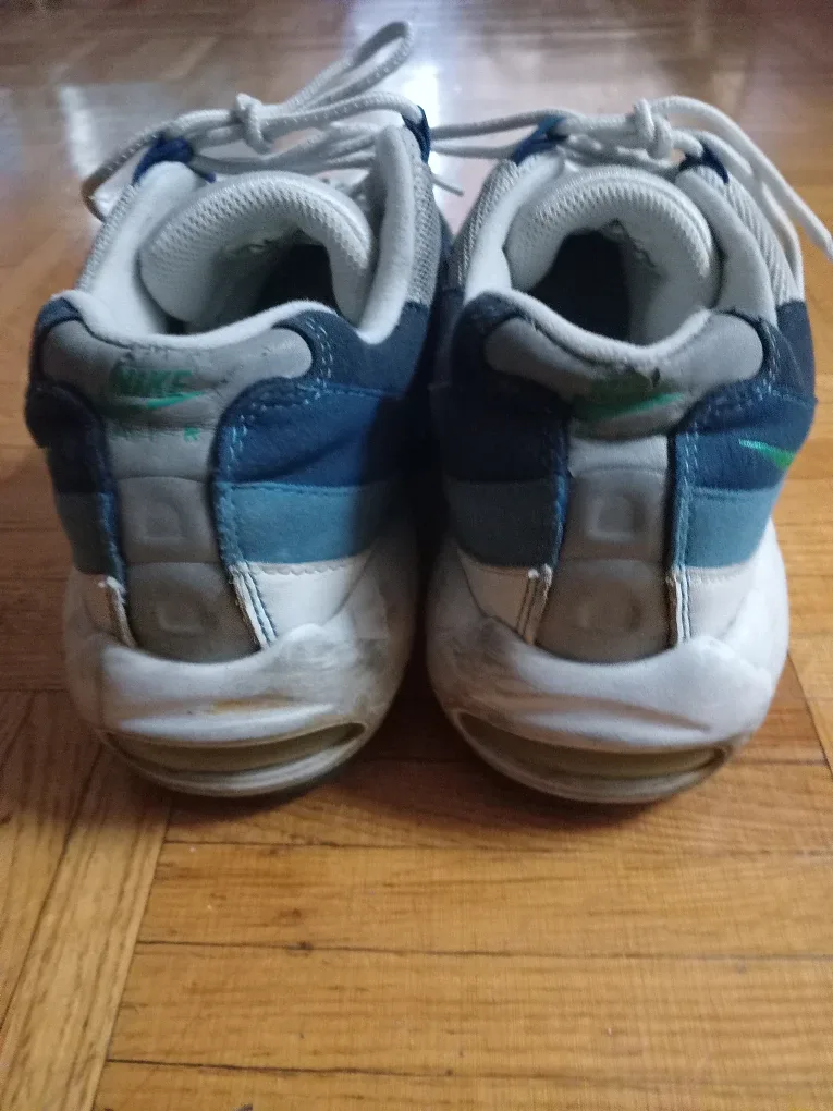 Nike Air Max 95 Sneakers - Size 9 M image indicator(4)
