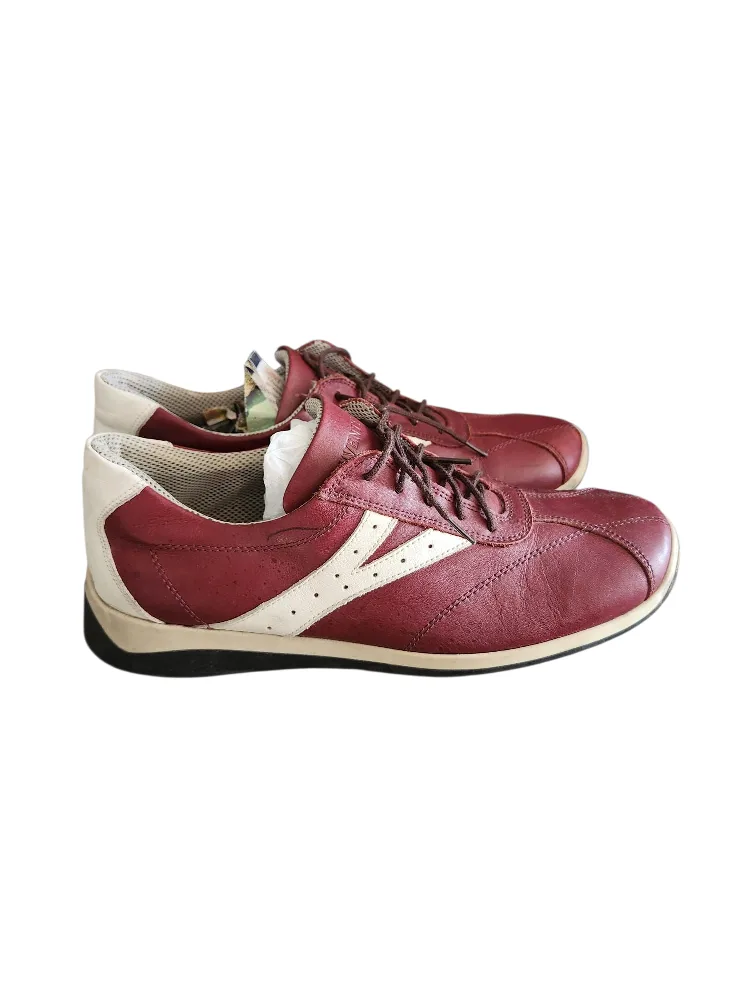 Vagrant Burgundy Leather Sneakers image indicator(2)