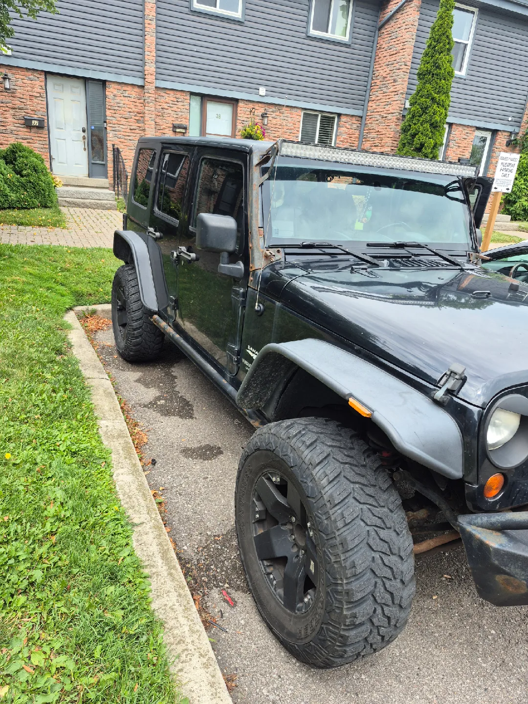 Jeep Wrangler Sahara - Black image indicator(6)