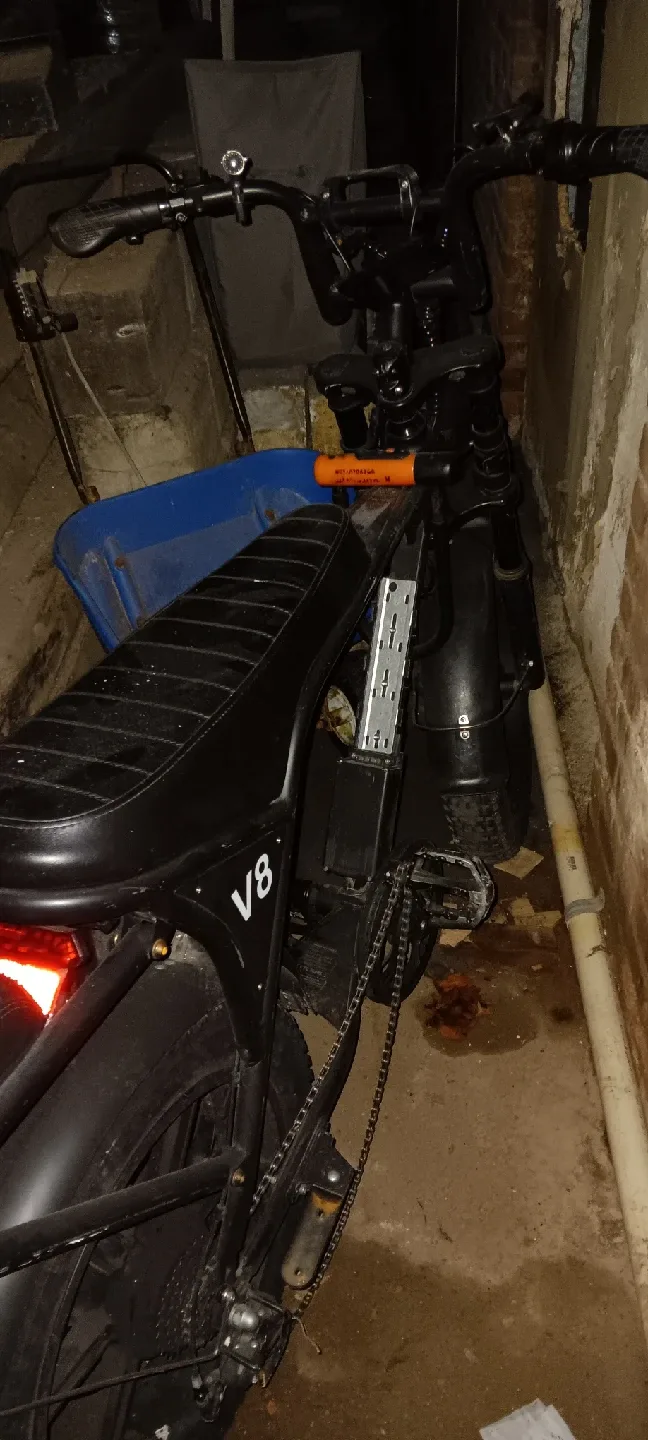 V8 Electric Bike - Black image indicator(7)