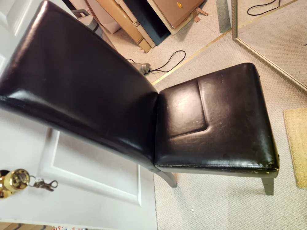 Black Faux Leather Chair 🥕 image indicator(2)