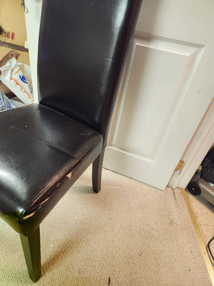Black Faux Leather Chair 🥕 image indicator(3)