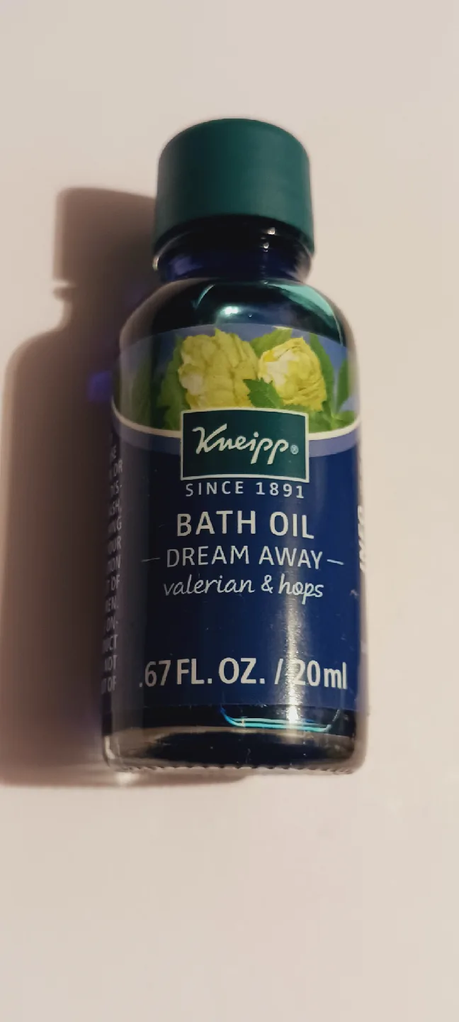 New !! Kneipp Dream Away Bath Oil - Valerian & Hops thumbnail