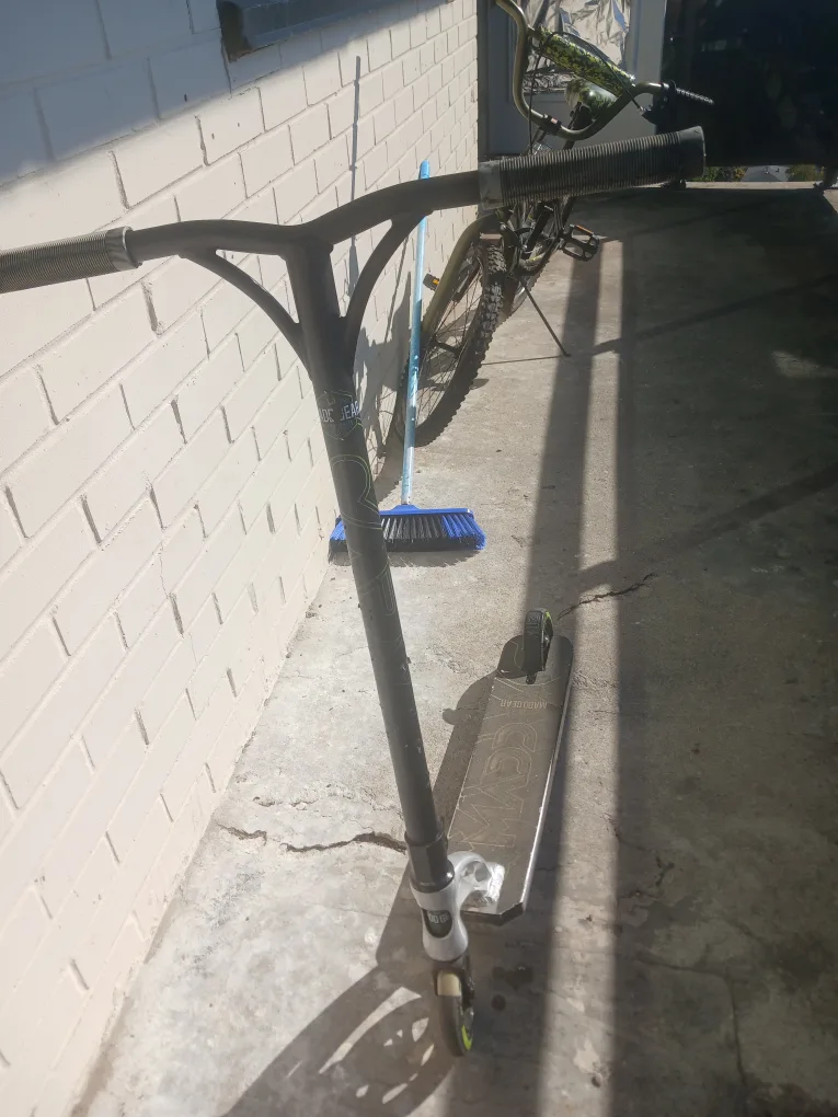 Madd Gear MG Origin Pro Scooter image indicator(2)