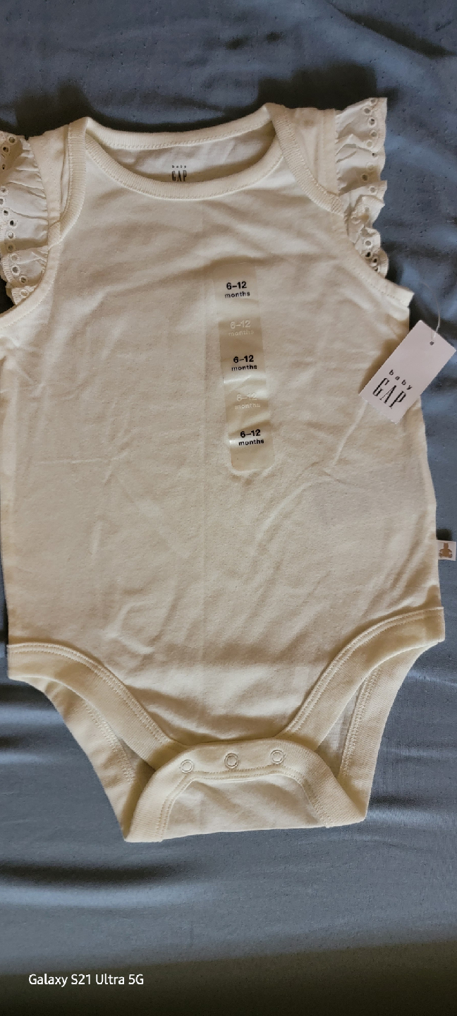 Baby Gap Bodysuit - 6-12 Months