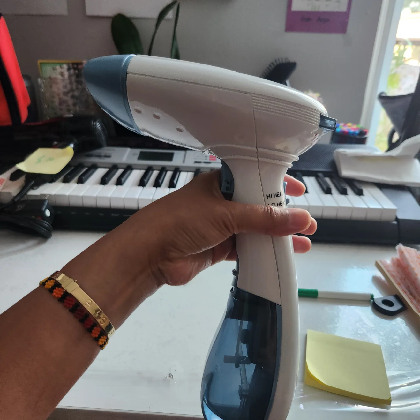 Conair Handheld Garment Steamer image indicator(2)