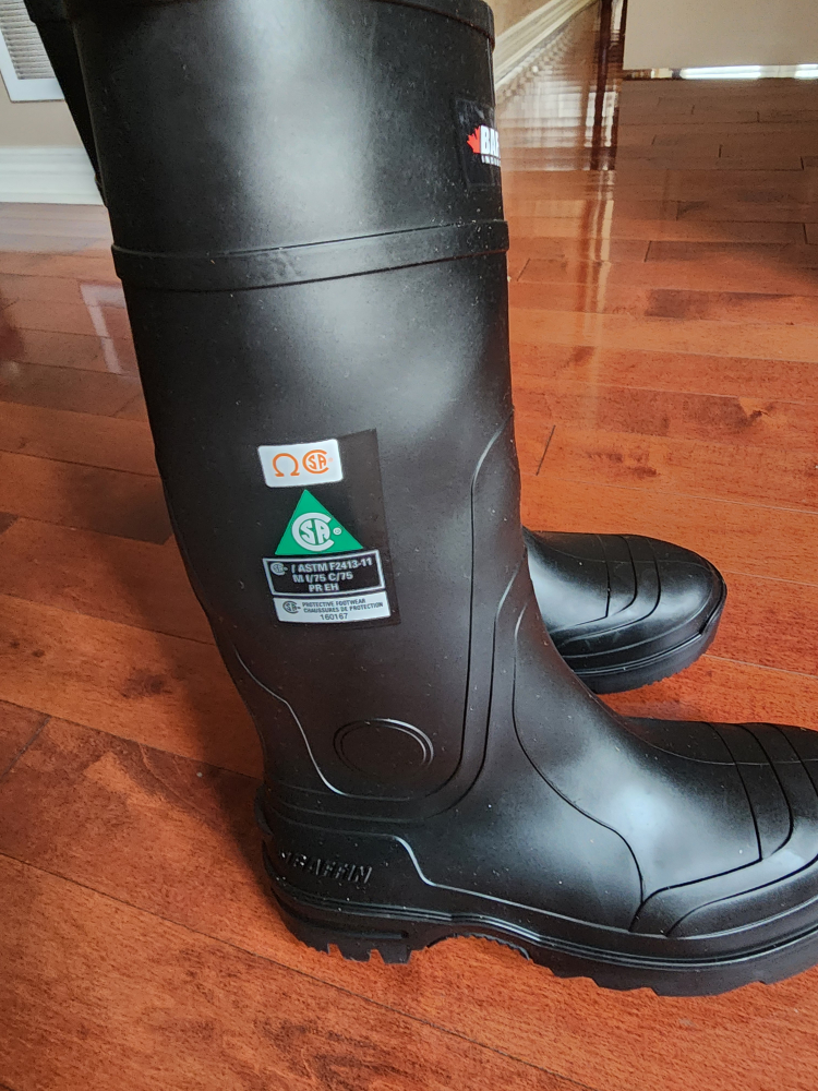 Baffin Industrial Black Rubber Boots - Size 9