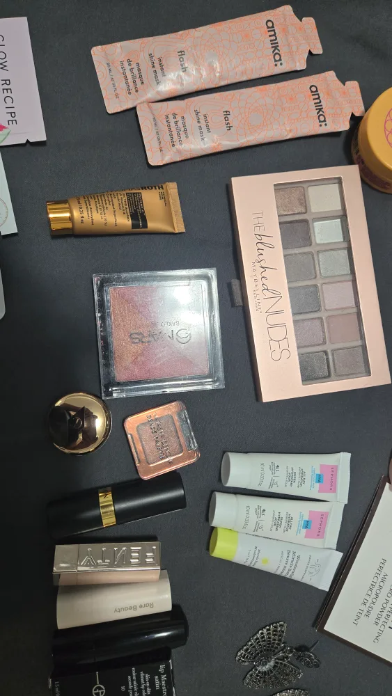 Mixed Beauty Lot - Makeup, Skincare, Fragrance Samples & More! image indicator(3)