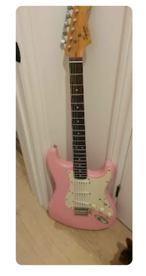Squier Stratocaster Electric Guitar - Pink