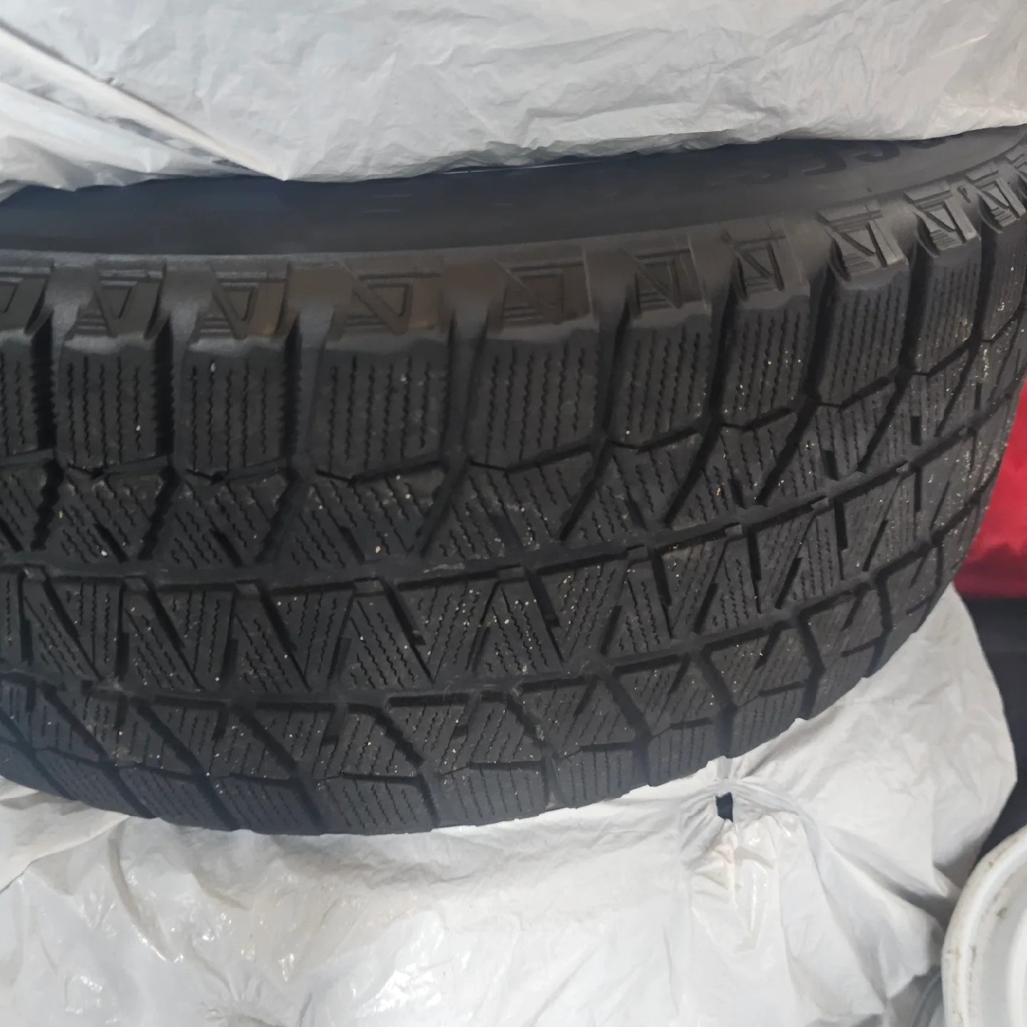 BMW Wheel with 205/55R16 Tire image indicator(3)