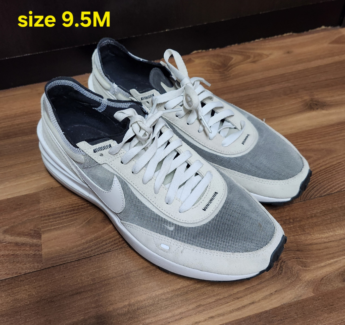 Nike Sneaker / Size 9.5M
