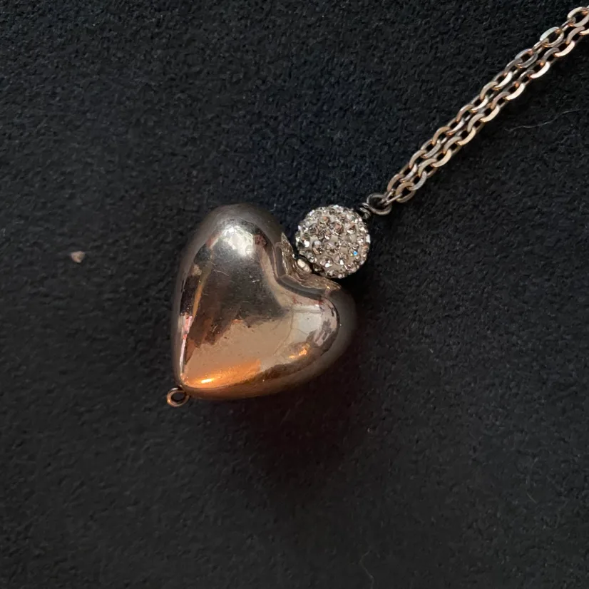 Hillberg&Berk Heart Shaped Necklace image indicator(5)