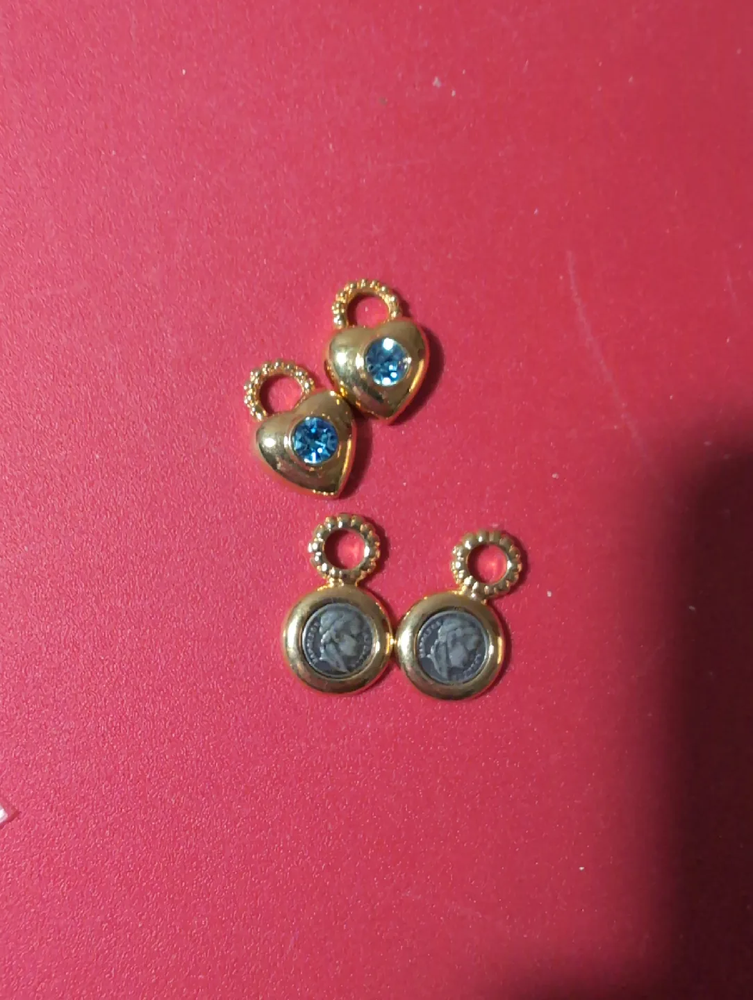 Vintage Gold Tone Heart & Coin pendants🥕 image indicator(2)