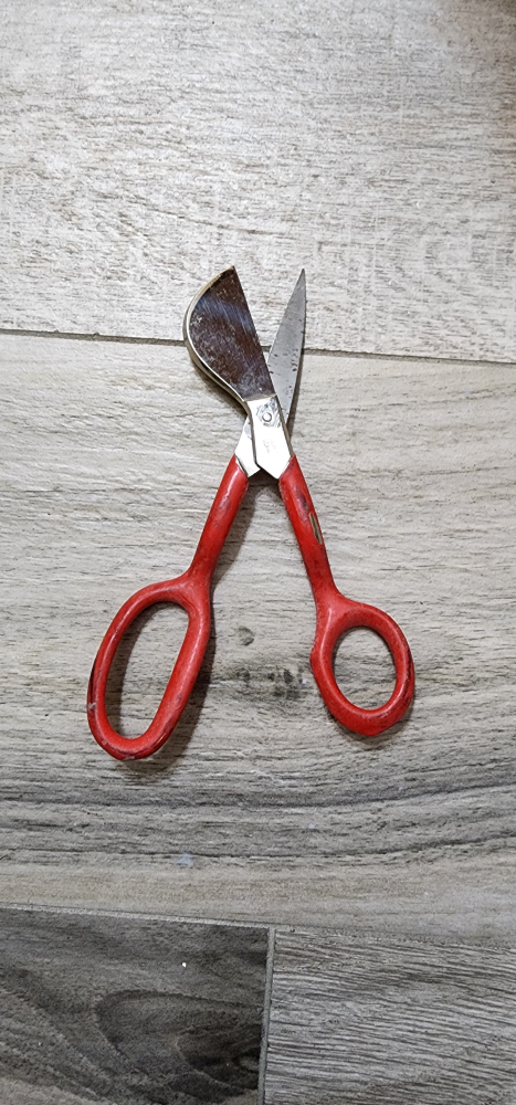 Red Handle Carpet Scissors 🧡 - photo 2