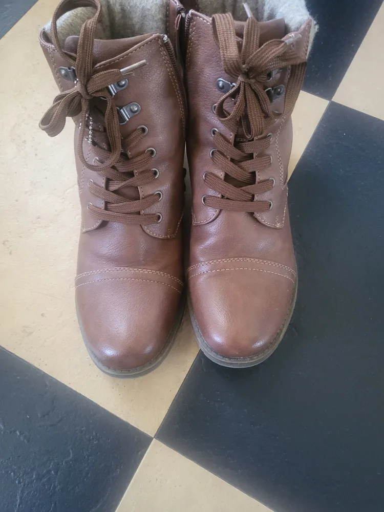 Brown Lace-Up Ankle Boots thumbnail