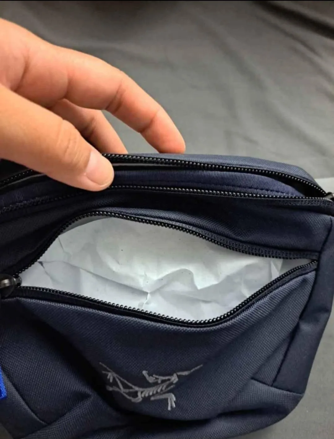 Arcteryx Mantis 1 Black Sapphire NWT image indicator(6)