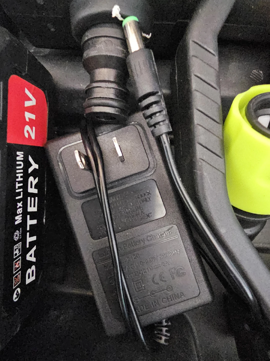 Cordless Pressure Washer with 2  21 V Batteries - photo 4