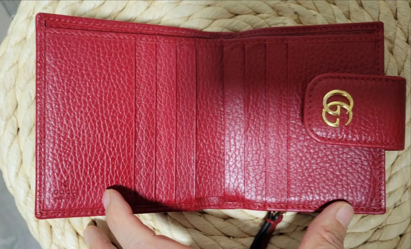 Gucci Red Leather Wallet image indicator(4)