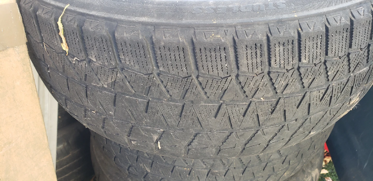 BMW Wheel with Bridgestone Blizzak 225/45R18 Tire