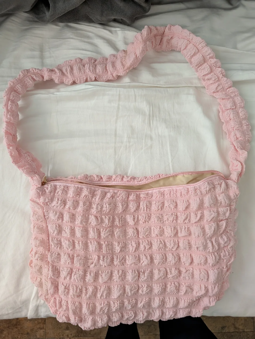 Brand New Laneige Pink Shoulder Bag Quilted Puffy Shoulder Bag thumbnail
