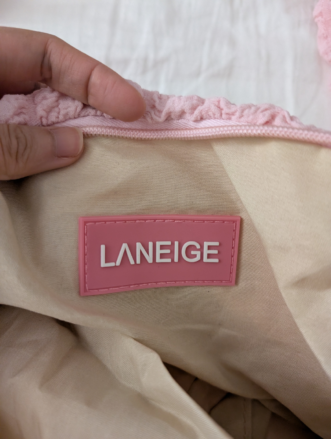 Brand New Laneige Pink Shoulder Bag Quilted Puffy Shoulder Bag - photo 2